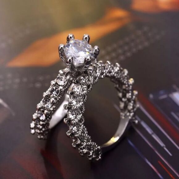 Sterling Silver Zirconia Diamond All Around Band Ring Set New in gift Box - Picture 3 of 3